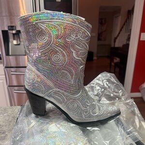 Silver sequin boots with embroidery
